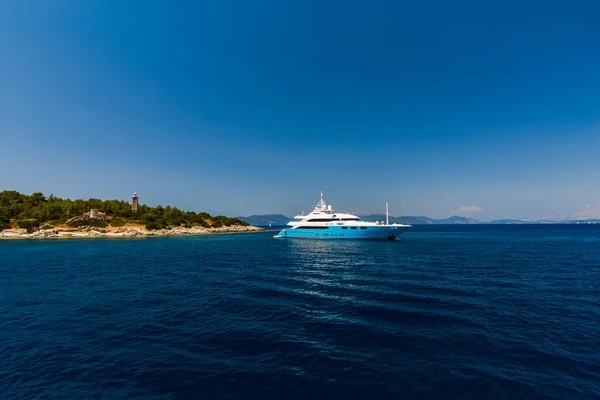 Kefalonia Griechenland Juli 2017 Boot Auf Meer Fiskardo Bucht — Stockfoto