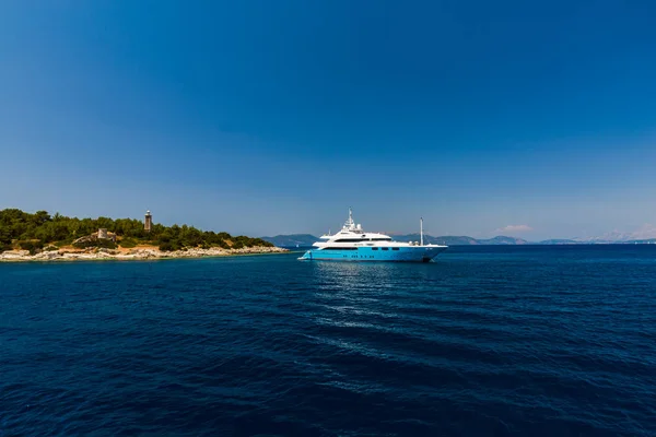 Kefalonia Griechenland Juli 2017 Boot Auf Meer Fiskardo Bucht — Stockfoto