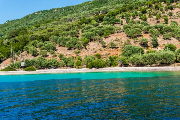 Costa Del Mar Mediterráneo Con Árboles Arbustos Verdes Grecia —  Fotos de Stock