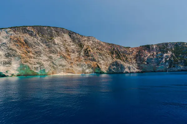 Ismarlayarak Cliff Akdeniz Yunanistan — Stok fotoğraf