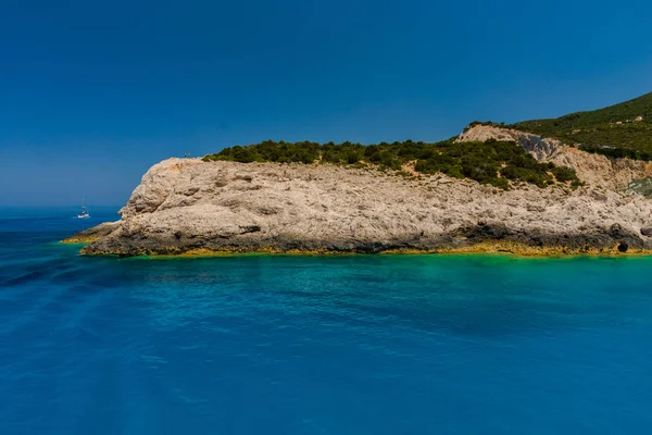 崖と地中海 ギリシャの美しい景色 — ストック写真