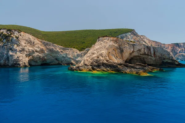 Kıyı Ismarlayarak Akdeniz Kayalar Yunanistan — Stok fotoğraf