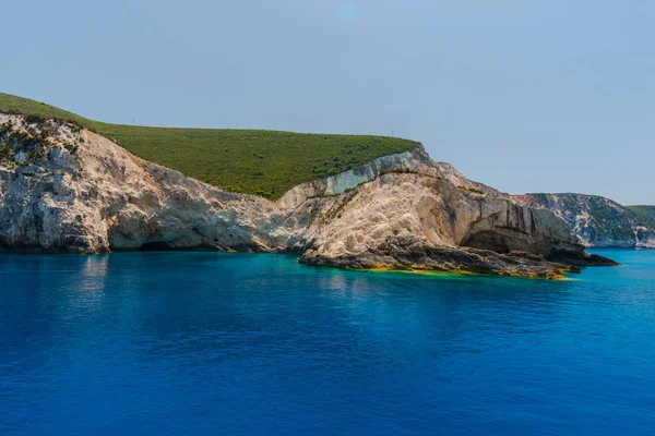 Vista Costeira Pitoresca Mar Mediterrâneo Das Rochas Grécia — Fotografia de Stock