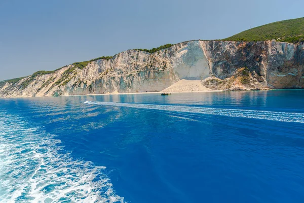 Yunanistan Turizm Mavi Lefkada Adası Kayalıklarla Yatay — Stok fotoğraf