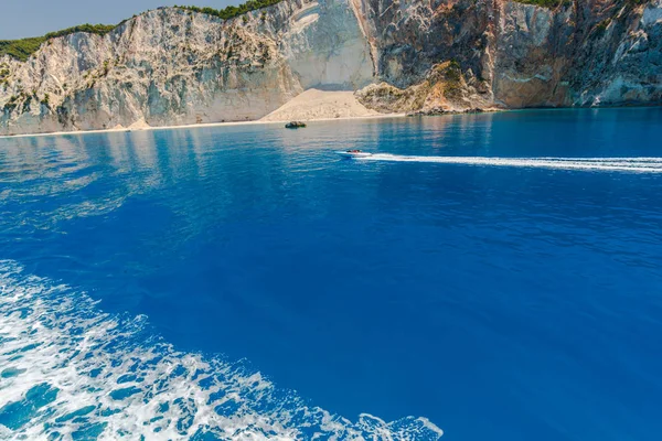 Flytande Båt Blått Vatten Lefkas Island Grekland Turism — Stockfoto