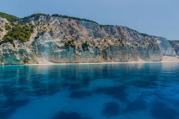 Kıyı Ismarlayarak Akdeniz Kayalar Yunanistan — Stok fotoğraf