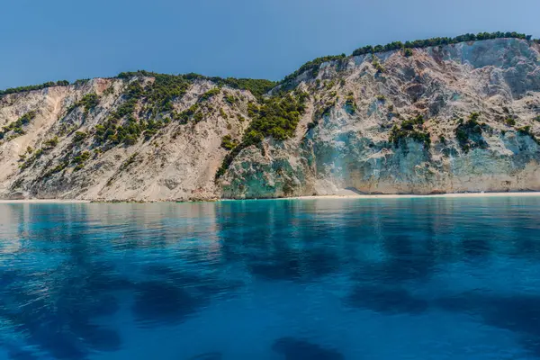 Picturesque Coastal View Mediterranean Sea Rocks Greece — Stock Photo, Image