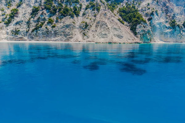 Pintoresca Vista Costera Del Mar Mediterráneo Las Rocas Grecia — Foto de Stock