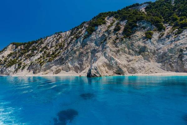 Pintoresca Vista Costera Del Mar Mediterráneo Las Rocas Grecia — Foto de Stock