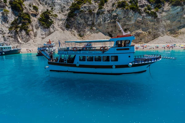 Zakynthos Grecia Agosto 2016 Los Turistas Disfrutan Las Aguas Cristalinas — Foto de Stock