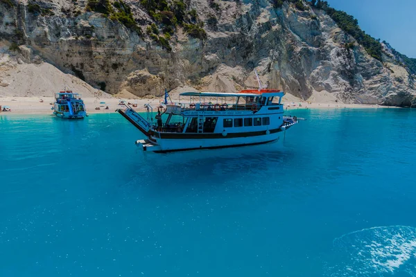 Zakynthos Greece August 2016 Tourists Enjoying Clear Water Sea — 스톡 사진