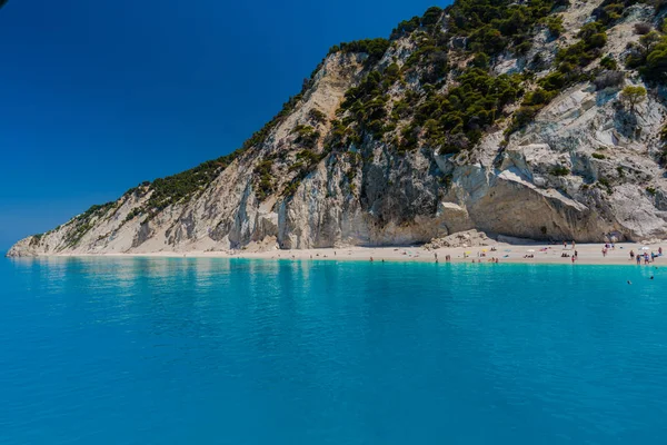 Zakynthos Řecko Srpna 2016 Turisté Užívají Čistou Mořskou Vodu — Stock fotografie