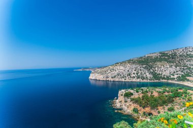 Thassos Island, Yunanistan sahil şeridi ve mavi deniz suyu 