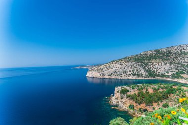 Thassos Island, Yunanistan sahil şeridi ve mavi deniz suyu 