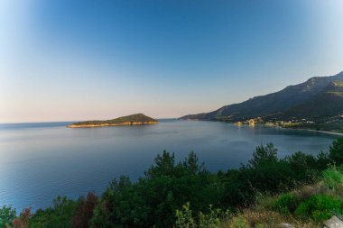 Güzel yaz manzara Yunanistan, deniz manzaralı ve su Adası 