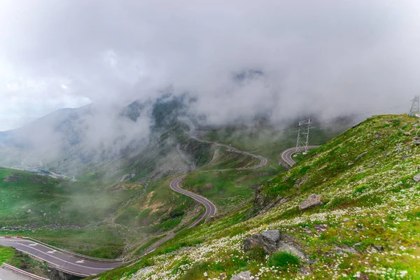 Verdes Montañas Hierba Con Caminos Nubes Transfagarashan Higway — Foto de Stock
