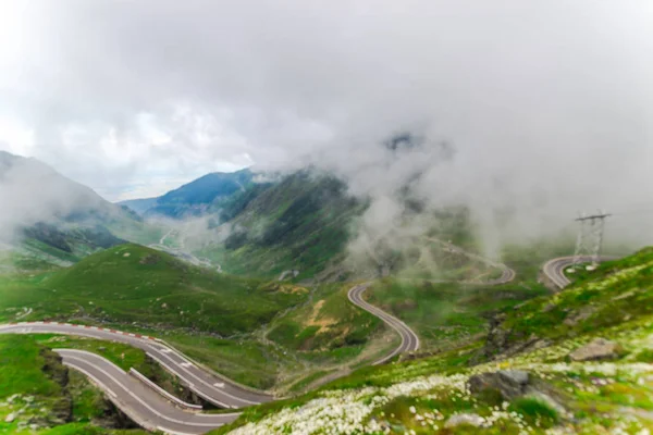 Montañas Con Caminos Nubes —  Fotos de Stock