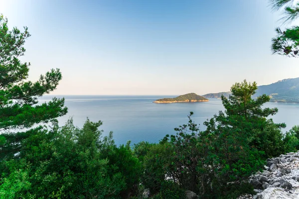 Güzel yaz manzara Yunanistan, deniz manzaralı ve su Adası 