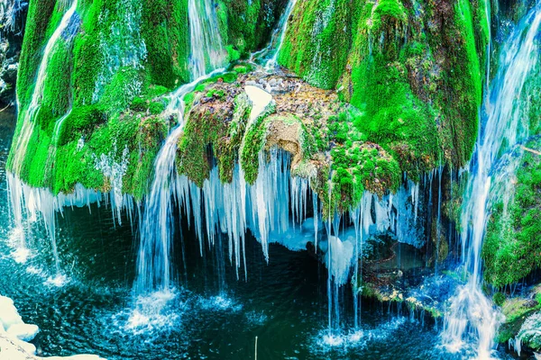 Mountain Frozen Waterfall Lake Water — ストック写真