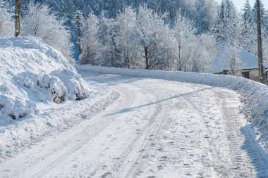 Karlı kış Dağları peyzaj