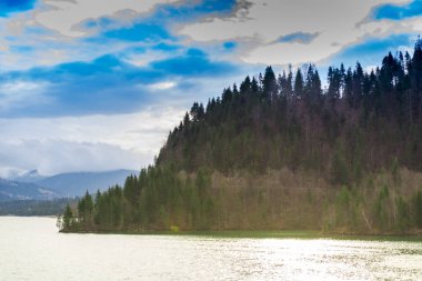 Tepeler, gün batımında dağlar, Romanya ile manzara.