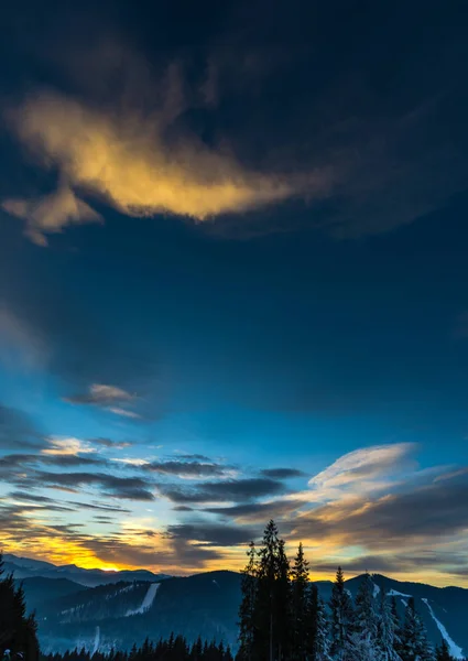 Belo Céu Por Sol Nas Montanhas Pôr Sol Inverno Nas — Fotografia de Stock