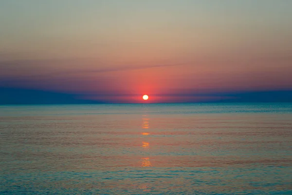 Heldere Kleurrijke Zeegezicht Met Zonsondergang Achtergrond — Stockfoto