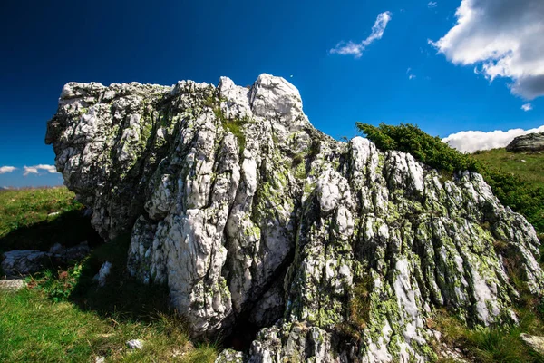 Krajobraz Zielonych Gór Wiosennych — Zdjęcie stockowe