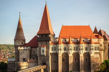 Yaşlı antik tarihi Corvinesti kale Romanya, Drakula Şatosu 