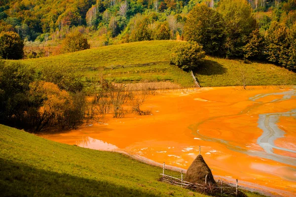Agua Contaminada Tóxica Química Del Lago Rumania Destrucción Del Medio — Foto de Stock