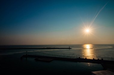 Günbatımı arka planda boş bağlantı noktası