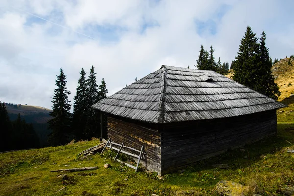 Útulný Dům Vysoké Horách — Stock fotografie