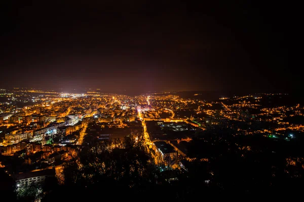 gece havadan görünümü City, ışıklı sokak ışıkları 