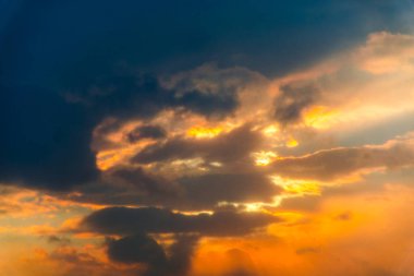 Bulutlu Skyscape, doğal arka plan.