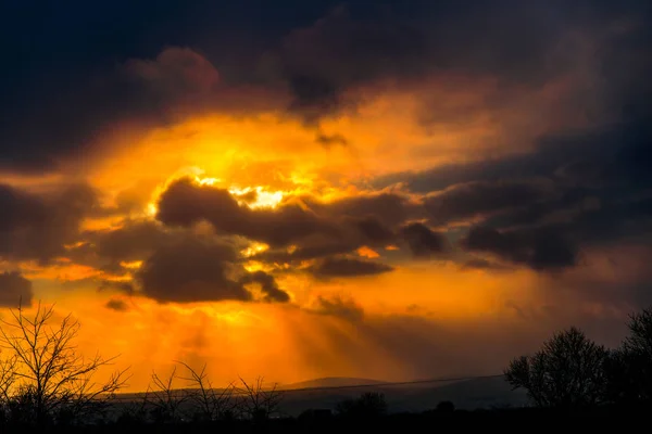 Colourful Sunset Field Hiding Sun Clouds — Stock Photo, Image