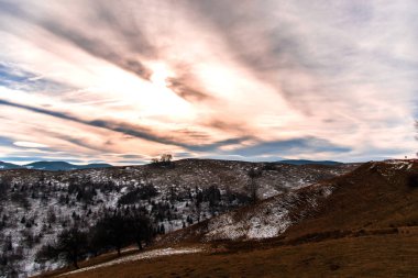 Karpat Dağları sabahın erken saatlerinde  