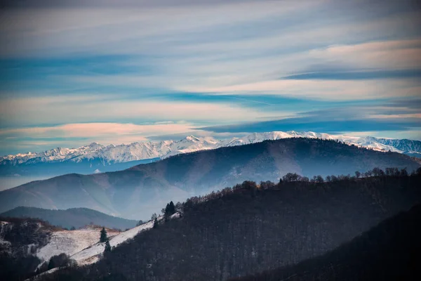 Όμορφη Θέα Στα Βουνά Των Καρπαθίων — Φωτογραφία Αρχείου