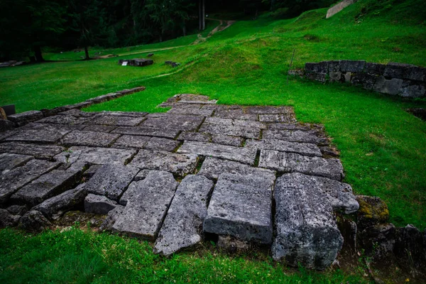 Widok Szczegółowy Sarmizegetusa Regia Ruiny Sanktuaria Andezyt Rumunia — Zdjęcie stockowe