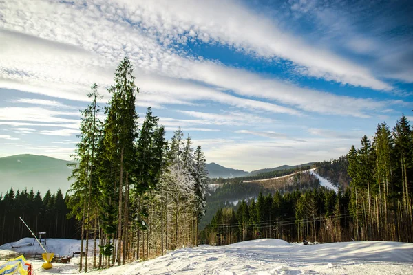 プレディール クラブケット ルーマニアに冬のスキーリゾート — ストック写真