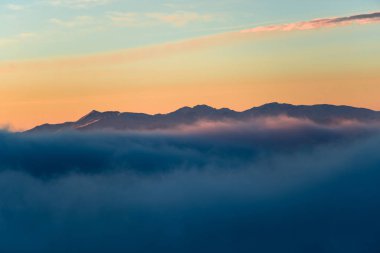 görkemli günbatımı gökyüzü ve bulutlar 