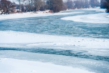 Karlı kış Dağları peyzaj
