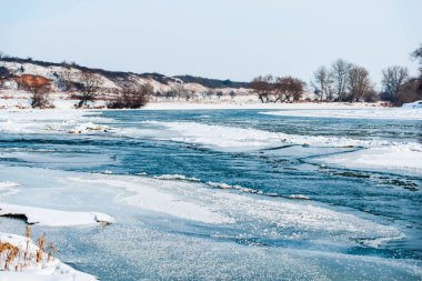 Karlı kış Dağları peyzaj