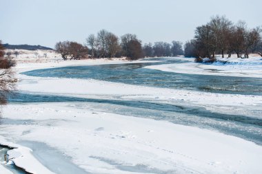 Karlı kış Dağları peyzaj