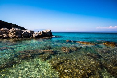 Seascape ve Rocky Shore, Yunanistan.