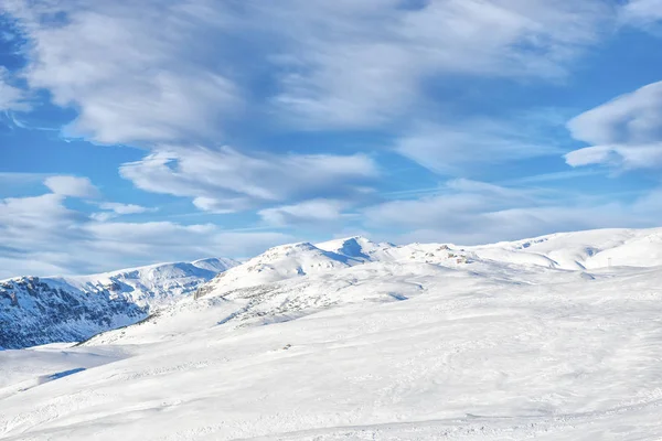 Neve Coberto Montanhas Paisagem Inverno Estância Esqui Alpes — Fotografia de Stock