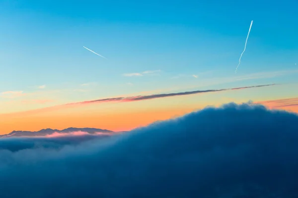 Величественное Небо Заката Над Облаками — стоковое фото