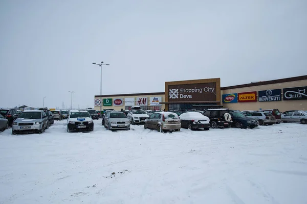 Parked Cars Outdoor Deva Shopping Center Romania — Stock Photo, Image