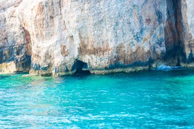 Kayalık kayalıklı Seascape, Yunanistan.