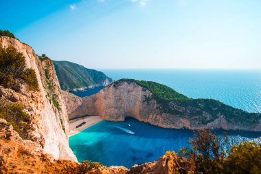 Kayalık kayalıklı Seascape, Yunanistan.