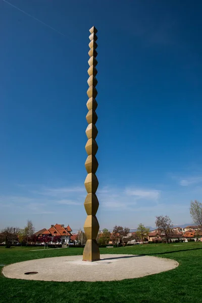 Colonne Sculpture Infinie — Photo